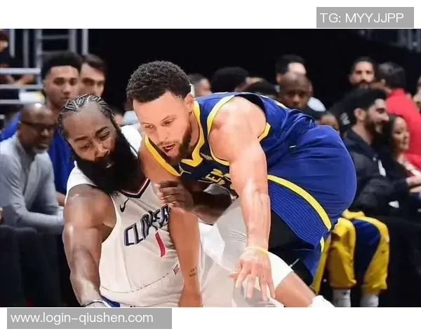 勇士与湖人激战正酣实时比分更新与精彩瞬间回顾 勇士与湖人激战正酣实时比分更新与精彩瞬间回顾